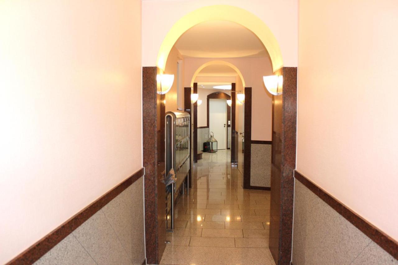 Apartment A-partment • - Rodenkirchen *